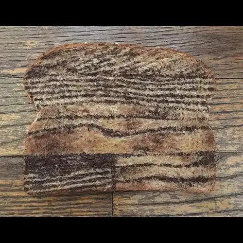 95年小哥一根牙签毁世界名画,强迫症直呼太爽了
