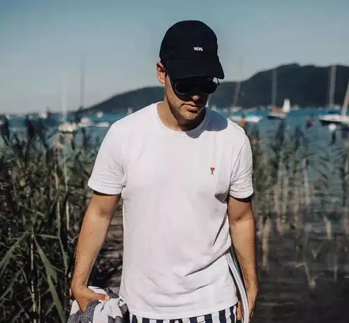 男人在夏季怎么穿搭既凉快又时尚
