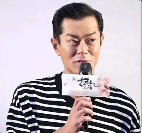 科技脸和自然脸区别多大看完这6位老牌男神的近照,你就知道了
