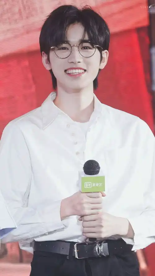 微笑再美再甜不是你的都不特别tnt时代少年团宋亚轩
