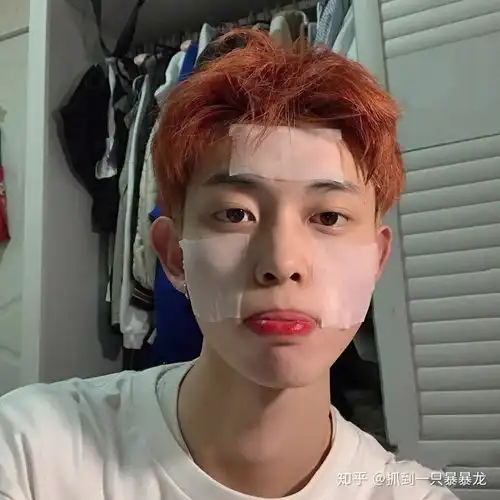 男生自己买染发膏染头,染什么颜色好
