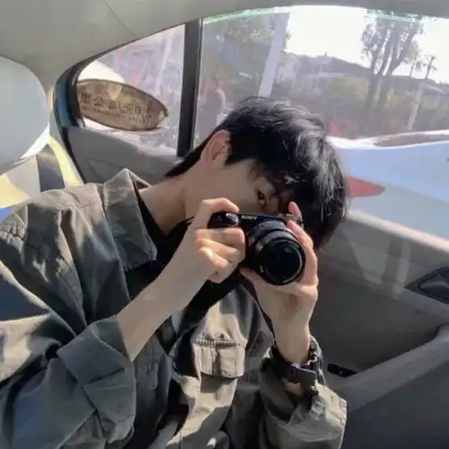 这就是我总会因为一点小事一整天不开心,但又说不出为什么大多数时候的不开心,都是因为想太多snow
