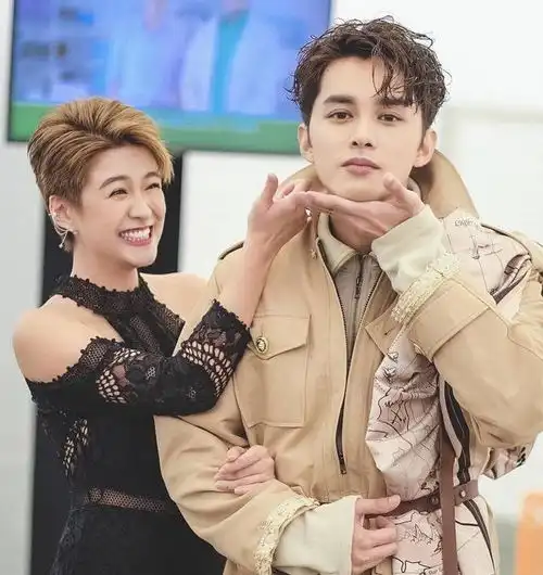 tvb知名女星忍痛宣布分手默认男友出轨,遭嫌弃剪短发不够漂亮
