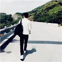 意境伤感男生背影头像,离不开是什么样的感觉呢
