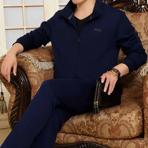 男人五十就别老穿西装了看看这种老干部运动装,看上去年轻十岁
