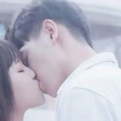 玩网情侣头像高清真人优质情侣头像一人一半
