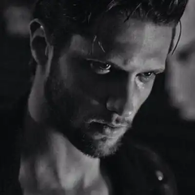 男生头像高清图片帅气网图男生头像成熟大叔
