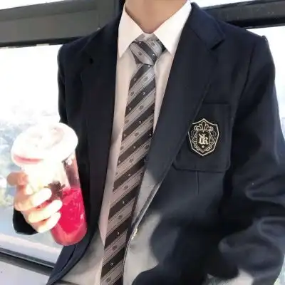 溺毙个性成熟半身部位风气质男男生头像我要个性网

