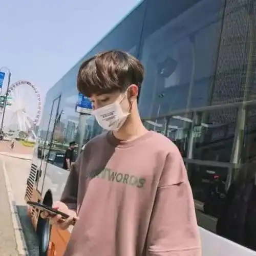 个性超拽酷酷的帅气男生微信头像
