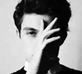 帅帅的男生发型参考
