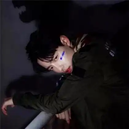 qq个性男生头像高清,清醒的男人真的很个性
