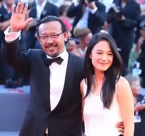 嫁给老男人的6位女星,个个肤白貌美气质超群,到底图个啥
