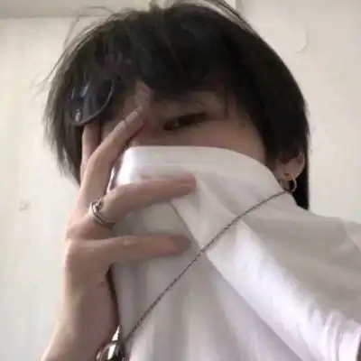 男生高冷花心头像奶酪
