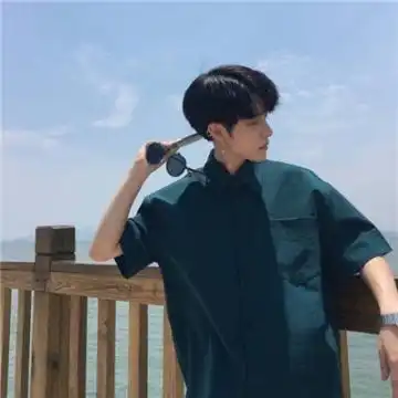 帅哥不露脸的男生头像好看清晰我唱的不够动听你别皱眉
