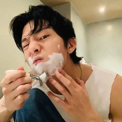 个性男生头像
