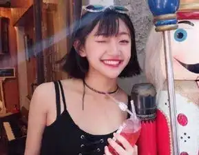 又一网红店诞生,店主称卤肉西施,男性排队一睹芳颜
