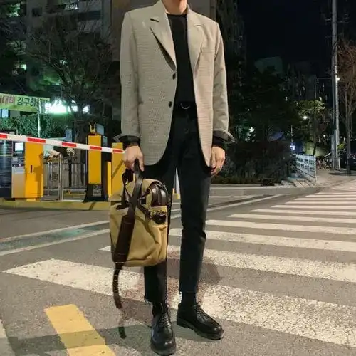 帅气男生的专属穿搭,个性又活力,穿出时尚新高度
