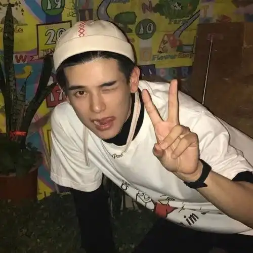 复古风头像无悲无喜无欲无求
