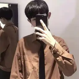 孤独患者风格男生头像
