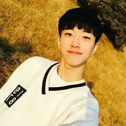 qq头像男生韩国
