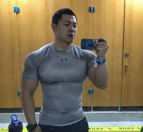 山东健身猛男因太大而遭女生嫌弃,男网友太羡慕了想要
