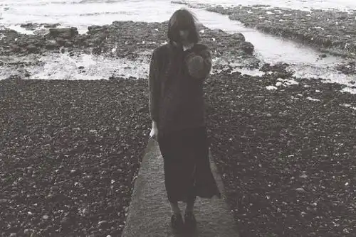 水瓶女与天秤男,他俩谁虐谁
