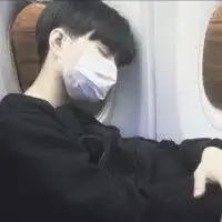 侧脸
