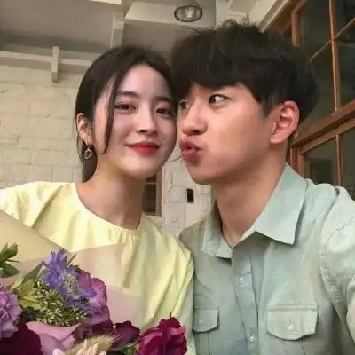 抖音网红情侣头像最美的是你的名字
