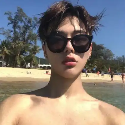 高冷超拽霸气男生头像,不要冷酷要每天开心多一点
