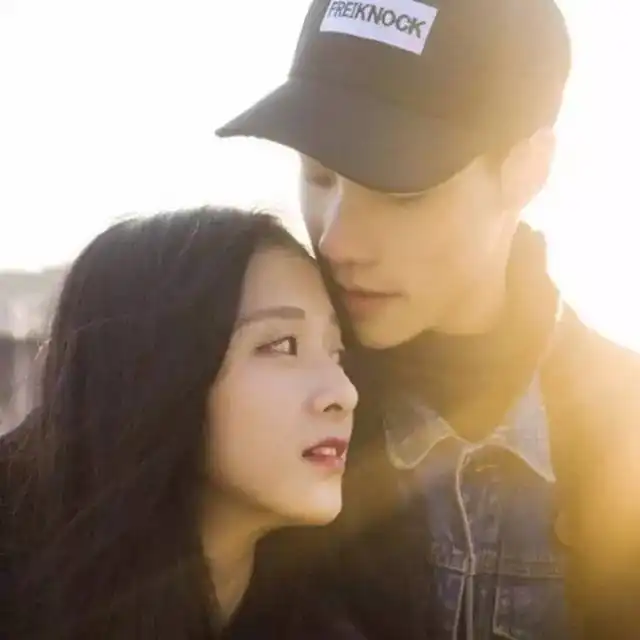 壁纸头像我讨厌你不在我身边却不给我打电话
