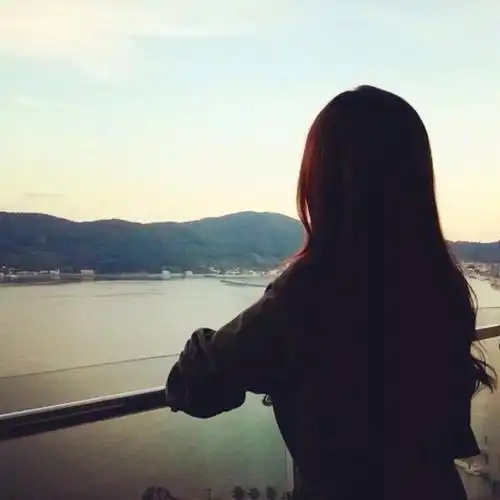 某男艺人在恋爱期间去约p,被现女友发现
