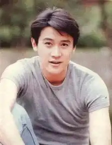 43岁陆毅难逃中年危机,胖到怀疑人生,网友大呼还我陆男神
