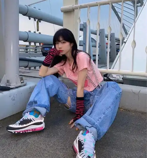 渣女风太火了今夏更流行渣女裤,气质又显腿长
