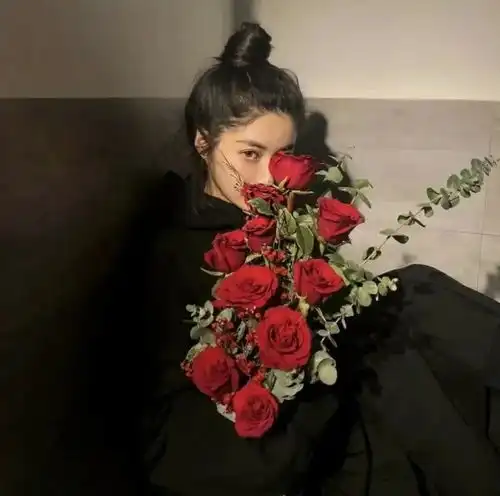 女生头像2021过了三个月了,你有在为你的目标而努力吗
