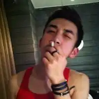 qq头像你的爱情在走音男生
