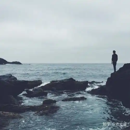 但愿有生之年你不会懂这些话
