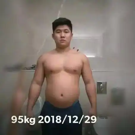 从帅气的肌肉男吃成大胖子,需要多久小哥现身说法4个月足矣
