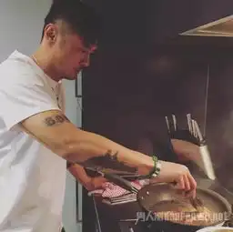 港潮大叔余文乐有肌肉爱纹身女孩就想嫁这样的男人
