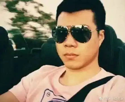 马苏工作室发布声明,黄毅清微博已被禁言,但头像却成为亮点
