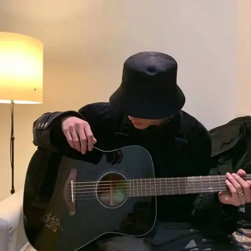 小哥哥头像来啦可以花痴走起
