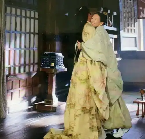 运动鞋穿搭有多舒适章子怡拍上阳赋都在穿,这潮感没得比
