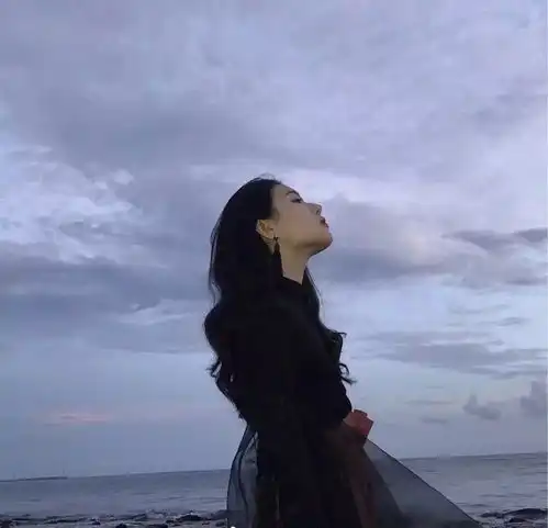 头像壁纸春风十里,都不如你
