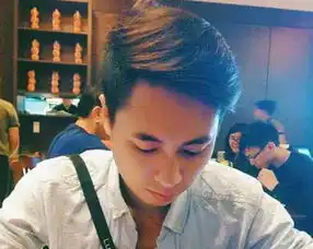 这位妹子嫌弃自己男朋友太丑,于是把他改造成了
