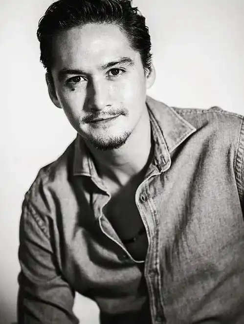 今天大家是女王,献上8位魅力胡子男星,成熟担当好好享用
