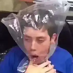 我翻开了关晓彤的包,被一个东西笑死了
