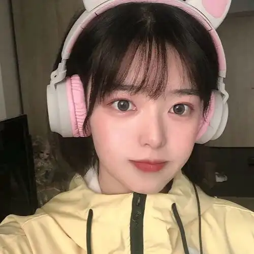 这是一组甜美风真人女生头像呀
