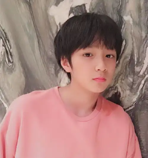 从姐姐粉变女友粉,tf家族告诉你爱豆是小学生是什么样的体验

