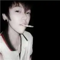 谁能给我找个和这个图片风格一样的男头像
