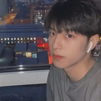港风男头要分清楚友情和爱情别让爱你的女孩红眼睛
