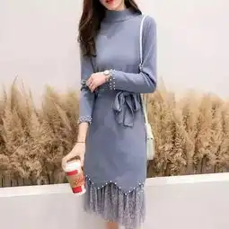 天气越来越冷,厚厚的羽绒服配毛衣裙内搭,美嫩显瘦贼有女人味
